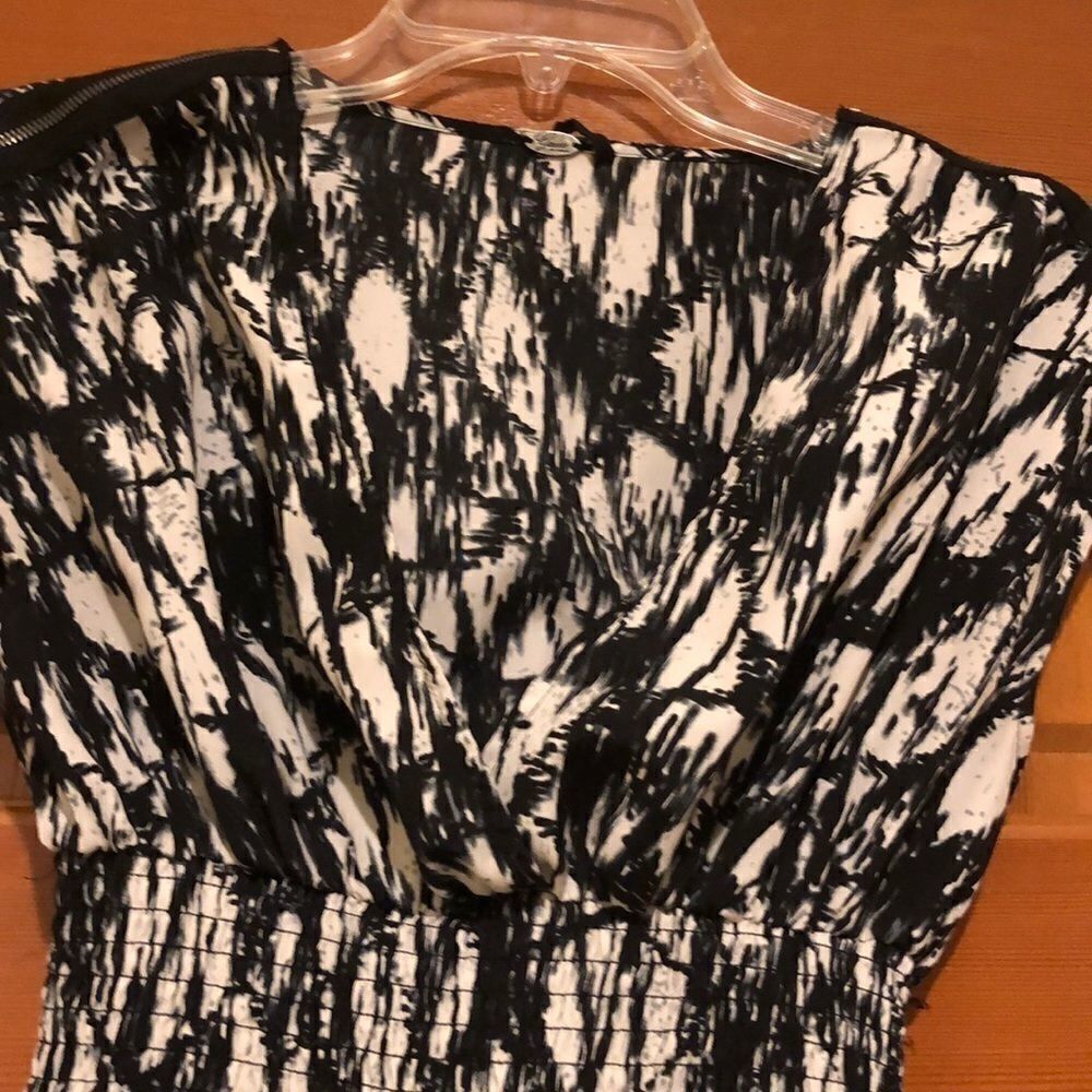 Guess black and white mini dress - Picture 3 of 10